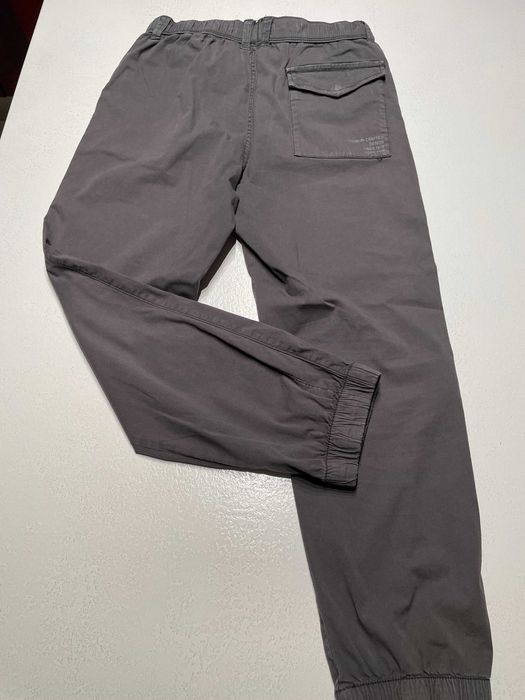 Продавам дънкови панталони ZARA за момче  ръст 140 см.