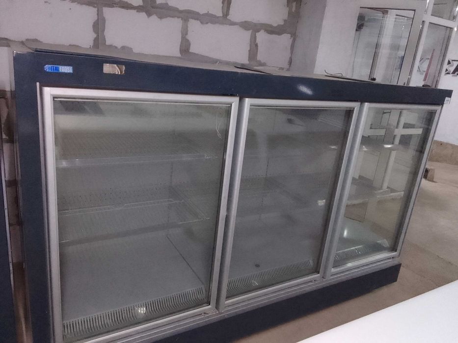 Витринный морозильник. Оборудование