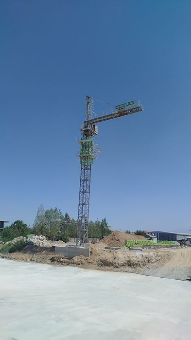 Бетона насос  и Башенный кран