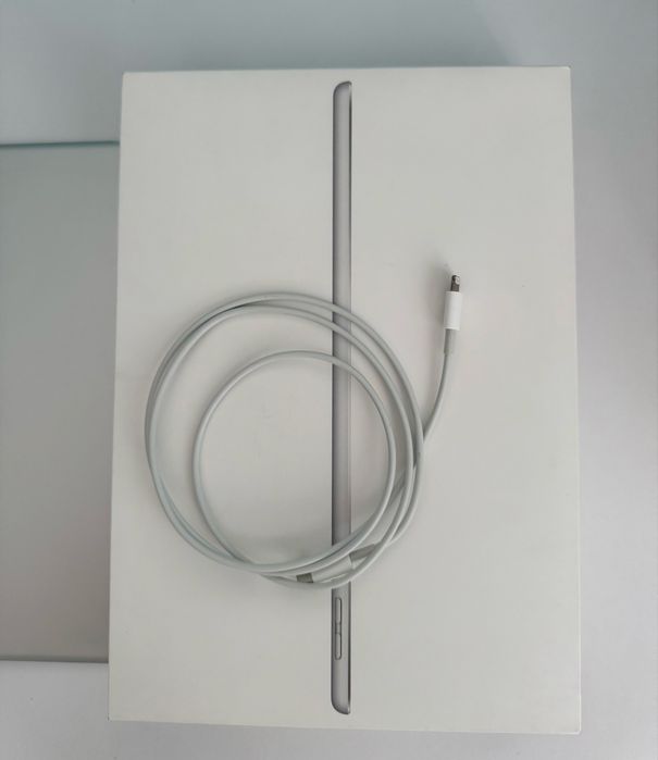 iPad (8th Generation)Wi-Fi  128 GB