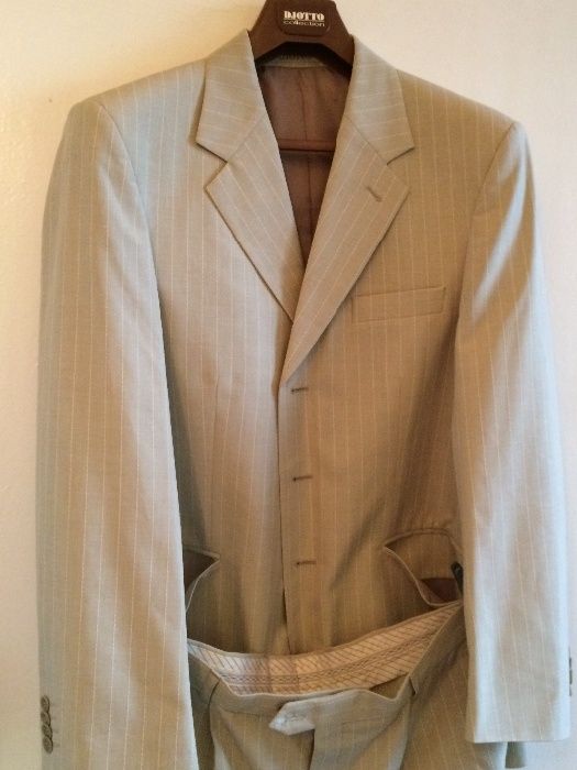 Костюм мужской классический, пиджак и брюки, цвет светло-бежевый!