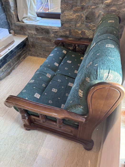 Бароков диван канапе двуместен с фризове , материал орех