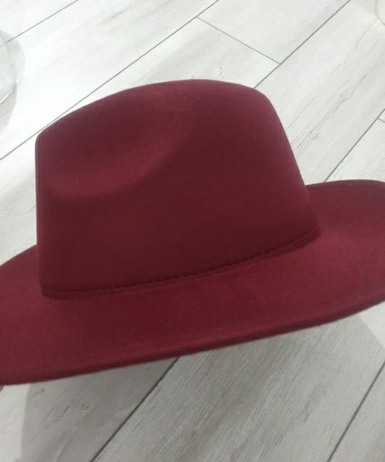 Palarie noua visinie 100% lana superba