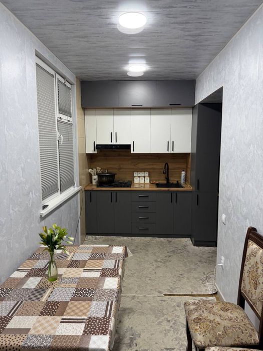 Сотилади 2/2/4 Коракамиш 2/4