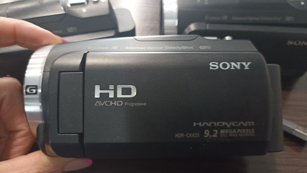 Видеокамеры  Sony 9.2, 3 штуки