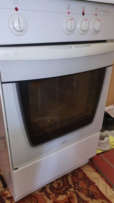 Продам электроплиту б/у