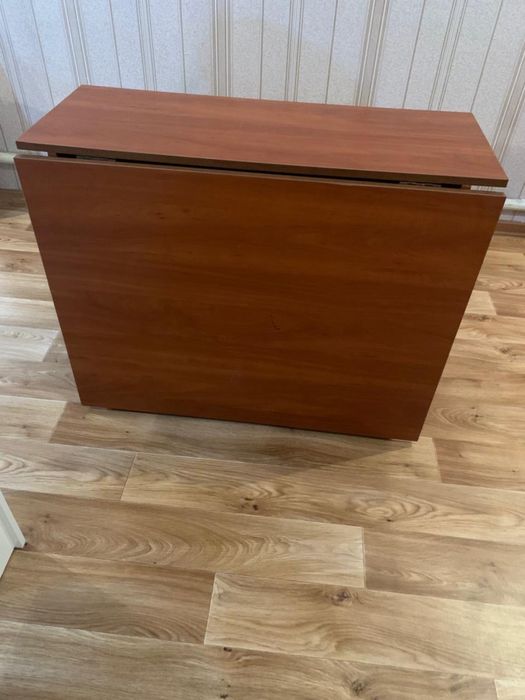 Стол обеденый