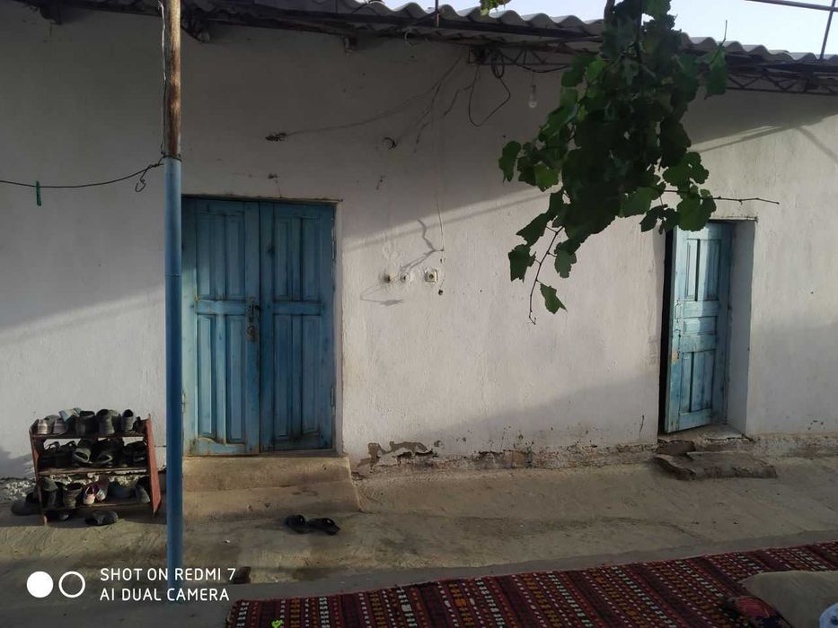 Сабзипоя махалласида Уй сотилади яшаб турган уй