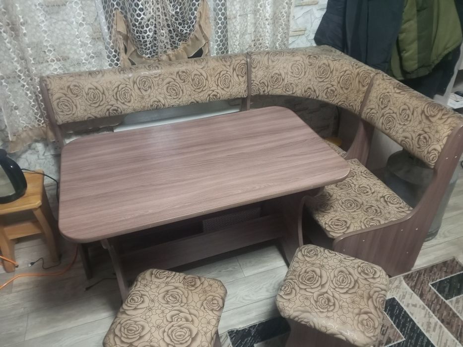 Продам обеденную зону