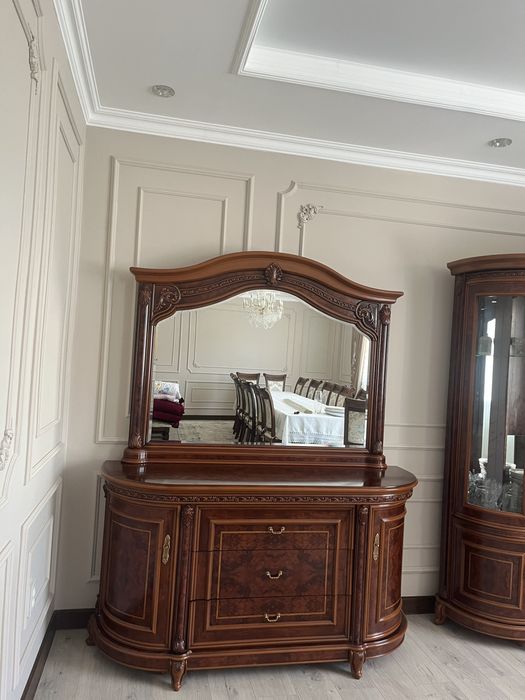 Сервант с комодом