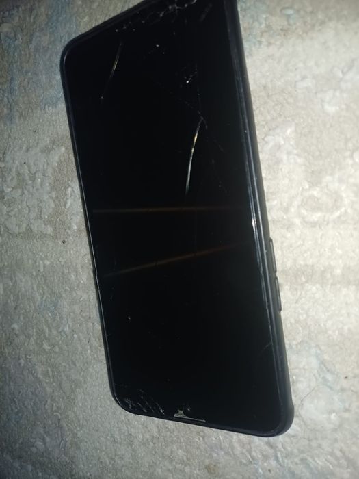 Все отлично работает в ремонте не было обмен есть, торг есть