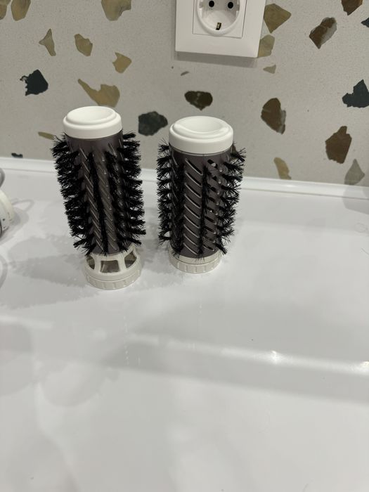 Фен-щетка Rowenta