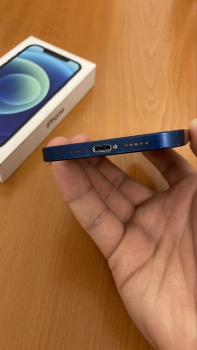 iPhone 12 на 64Гб