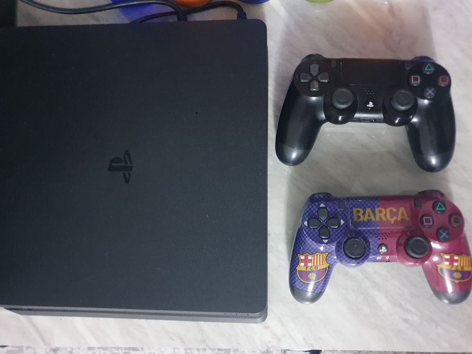 Playstation 4 slim