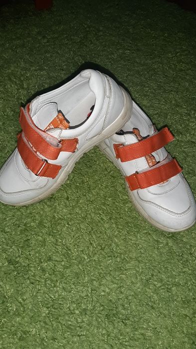 Продам кроссовки 33 размер