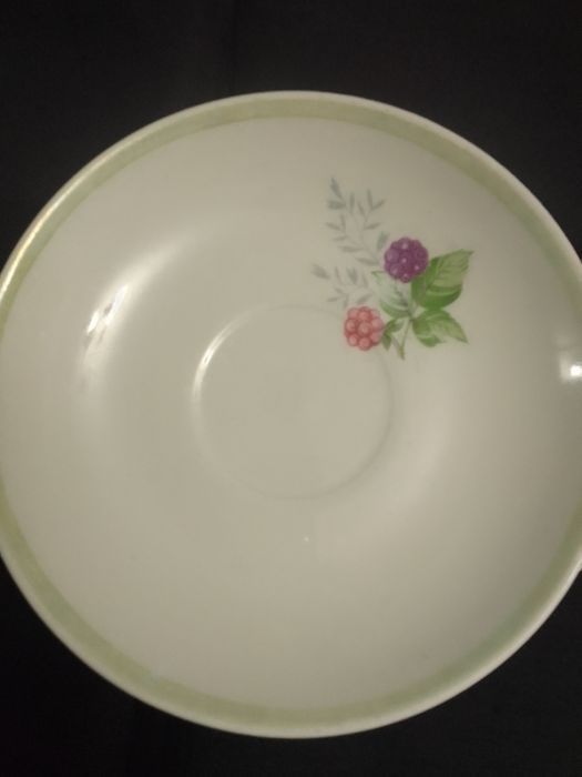 Посуда фарфоровая,  разная