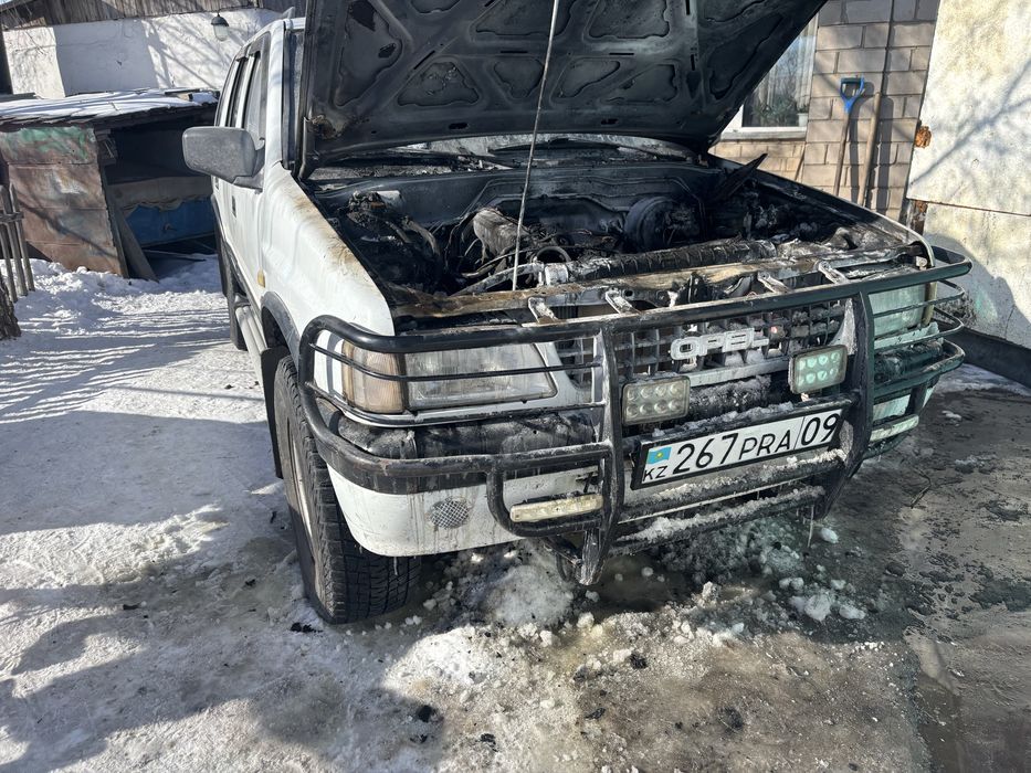 Опель фронтера …