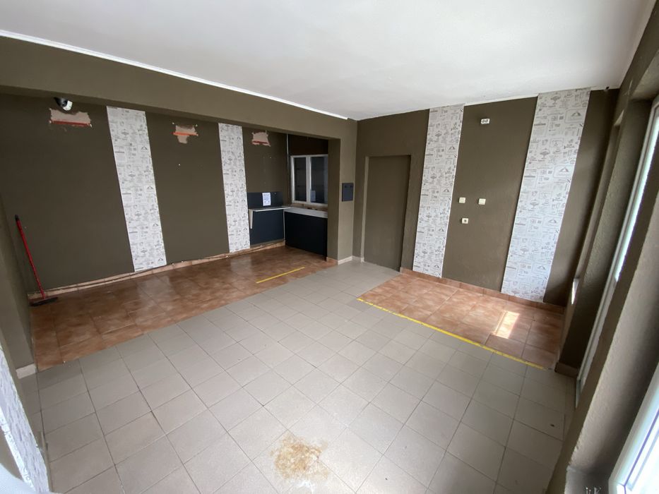 Spatiu comercial 220 mp