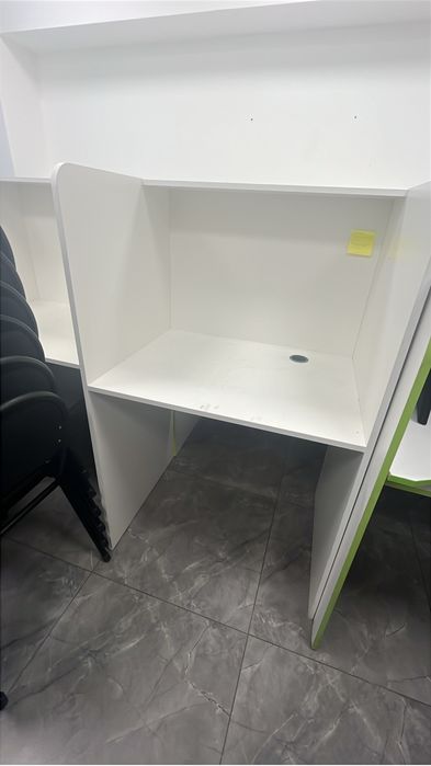 Офисные столы стулья