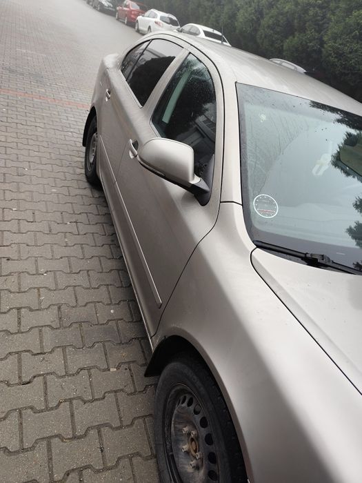 Vând skoda 2 automata