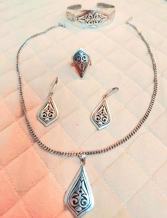 Национальные украшения