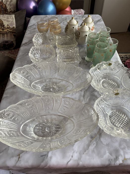 Срочно. Продается посуды  наборы, сервисы мадонна и.т.г.