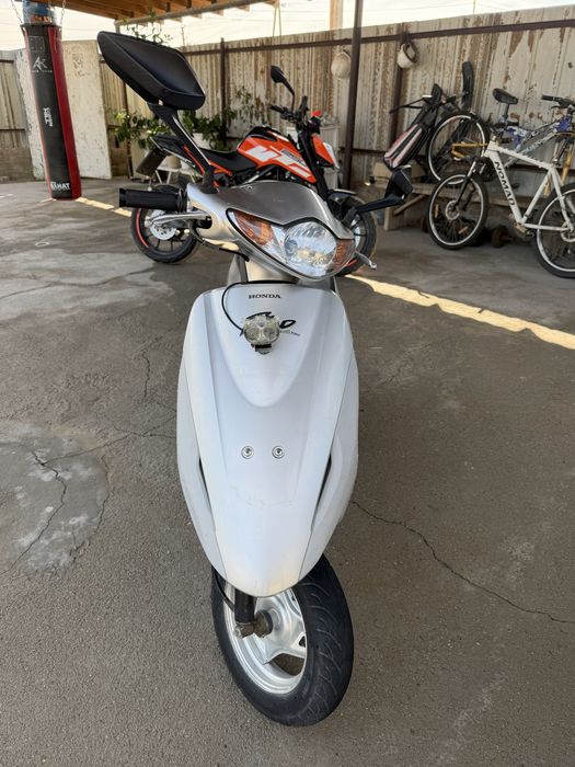 Мопед Honda dio af 57