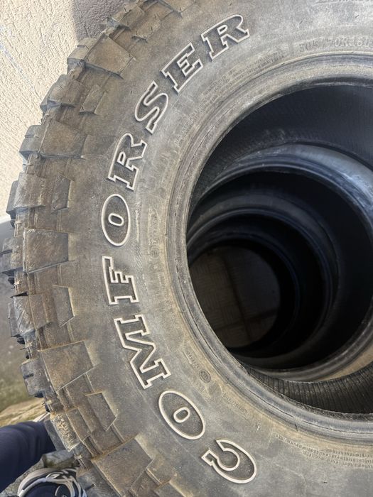 Гуми 305/70/16.