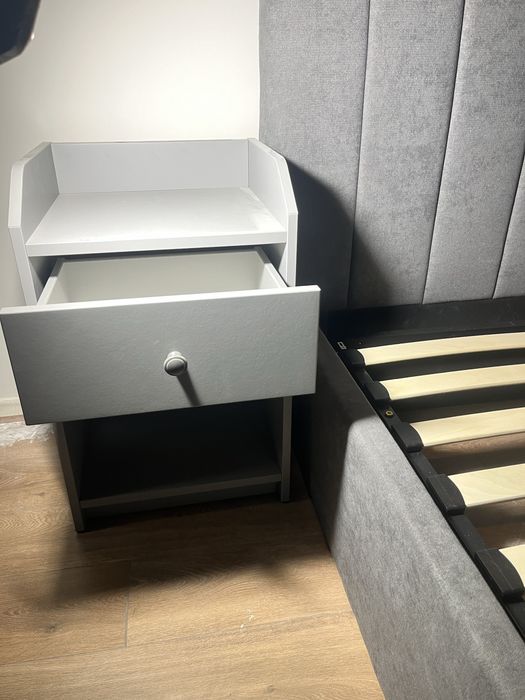 Set 2 Noptiere Gri Mat – Design Scandinavian cu Margini Anti-Cădere