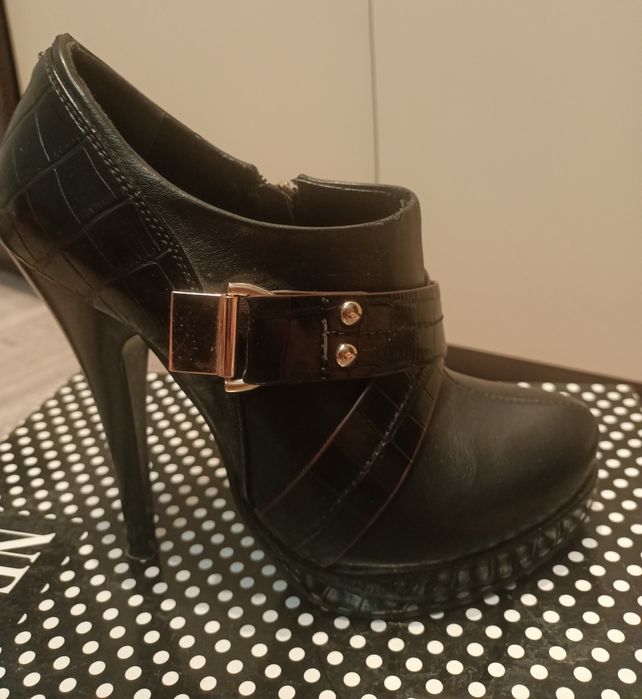 Продам новые женские туфли