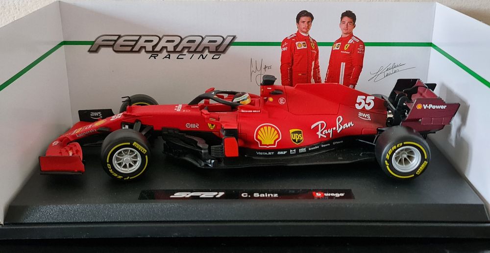 FERRARI SF21 C. Sainz Bburago 1:18