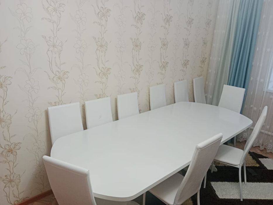 Стол ,стулясымен сатылады