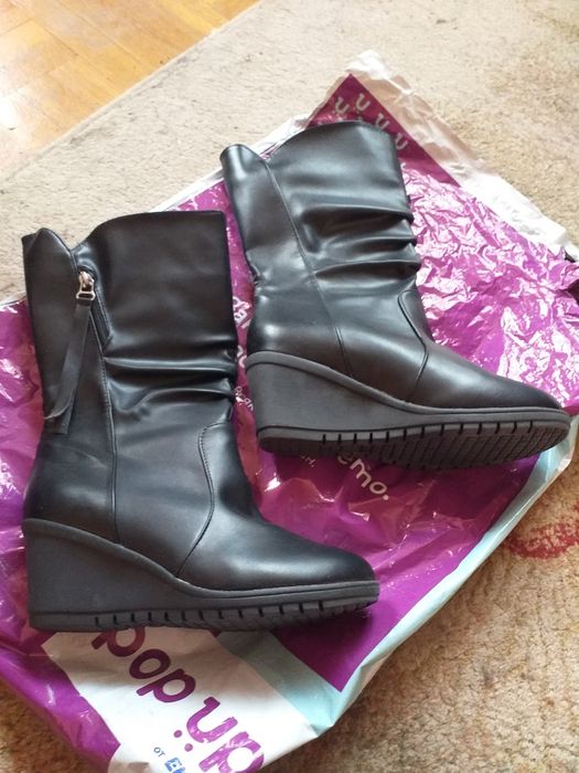 Продавам нови и като нови боти и ботуши.