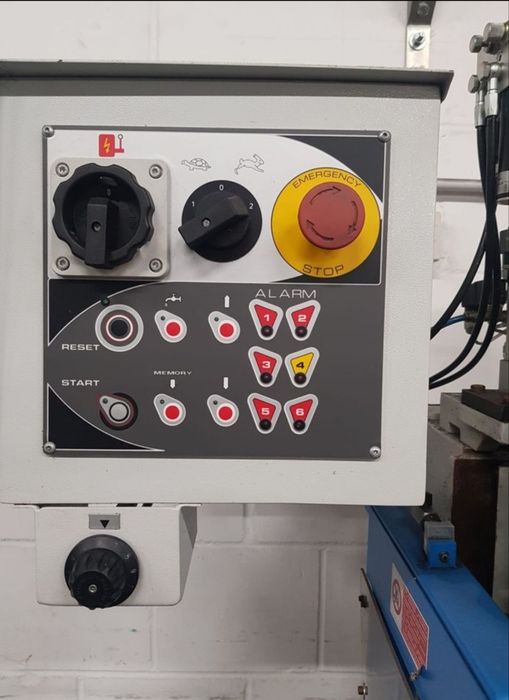 Полуавтоматичен вертикален циркуляр за метал MACC NTM 350S