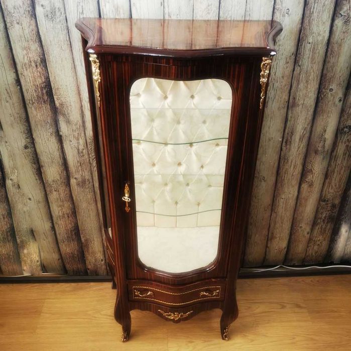 Салонна витрина в стил Louis XV