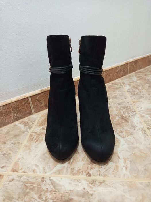 Дамски боти с ток 39 номер