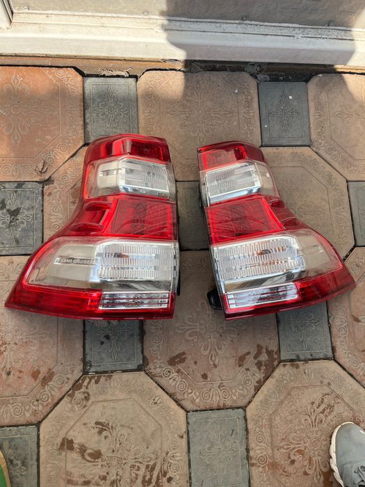 Фары на Land Cruiser Prado 150