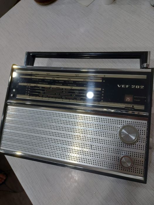 Продам приёмник ВЭФ 202