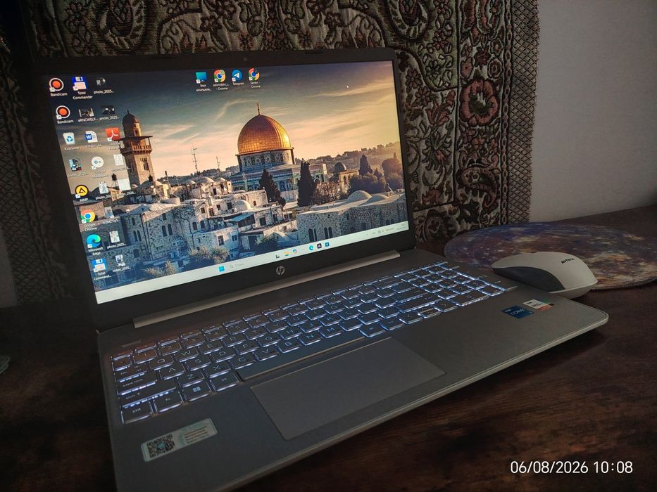 Noutbuk HP Intel Core 5 holati ideal zaryadkasi anchaga yetadi