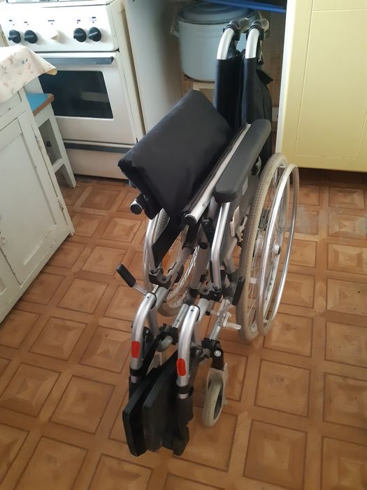 Инвалидная коляска