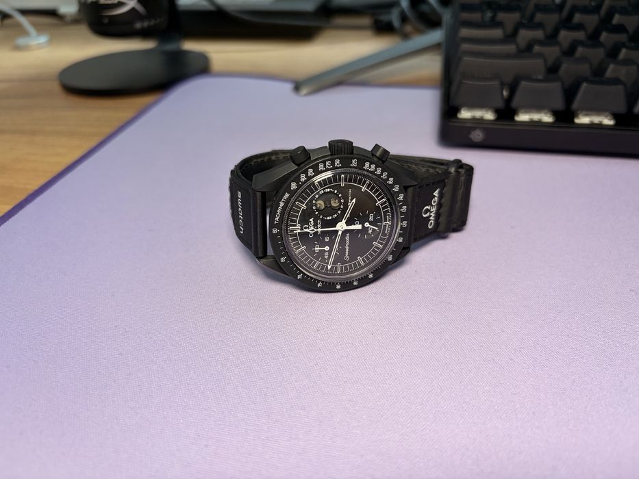 Omega Swatch Moonswatch mission to Moonphase Snoopy Black