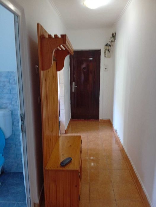 Inchiriez.apartament.2.camere zona.Rogerius