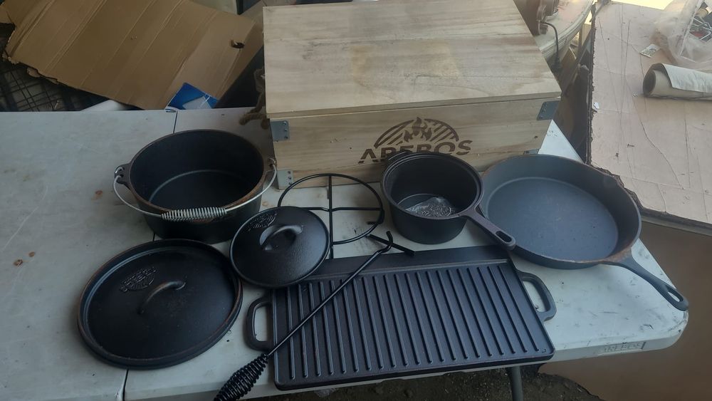 Set de barbeque din fonta preț 350lei