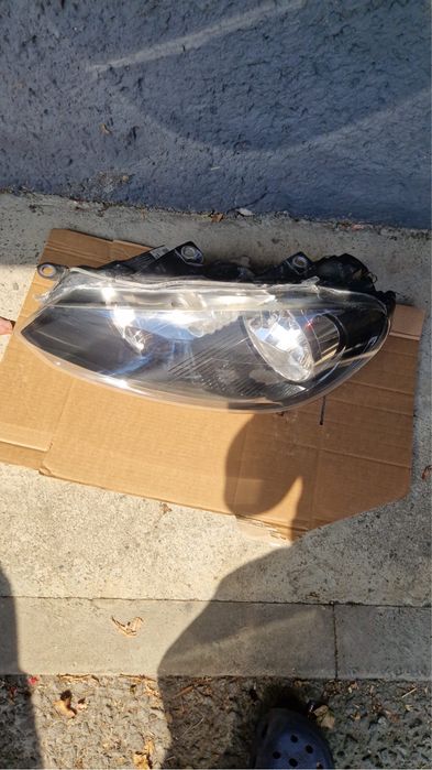 Vand far/faruri stanga/dreapta VW Golf 6 model 2009-2012 Valeo