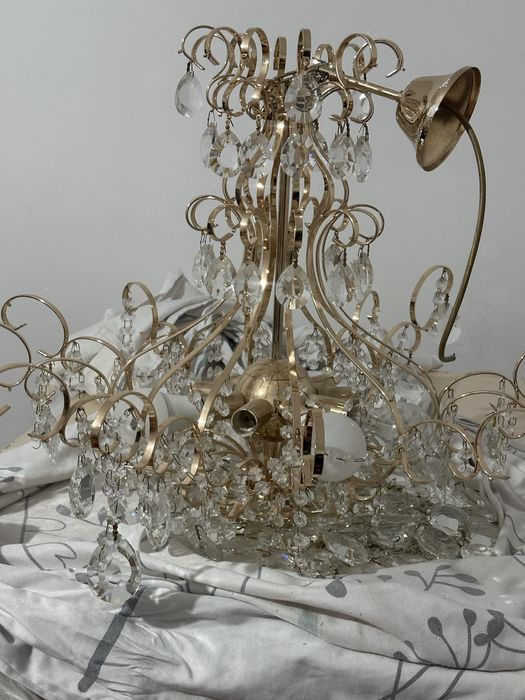 Люстра большую хрустальную