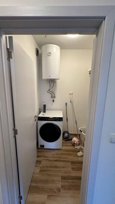 Дава се под наем Тристаен апартамент в София, Оборище - 95 кв.м за 896.58 € - Снимка #7