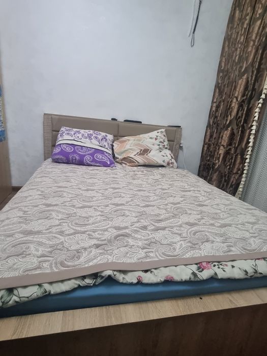 Продам б/у спальный гарнитур