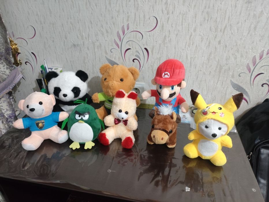 Mana shu rasmdagi 8ta yumshoq o'yinchoqlar kamplekt sotiladi.