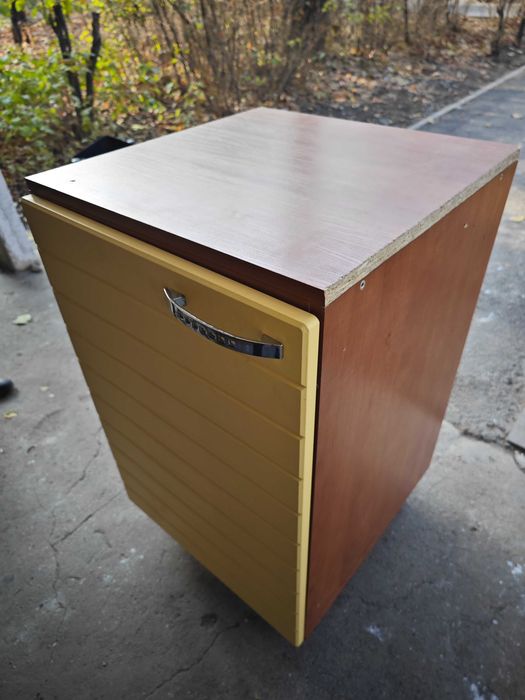 Тумба станция метро Москва