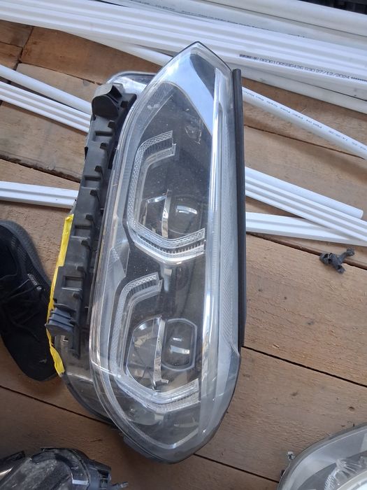 Vând faruri bmw diferite modele